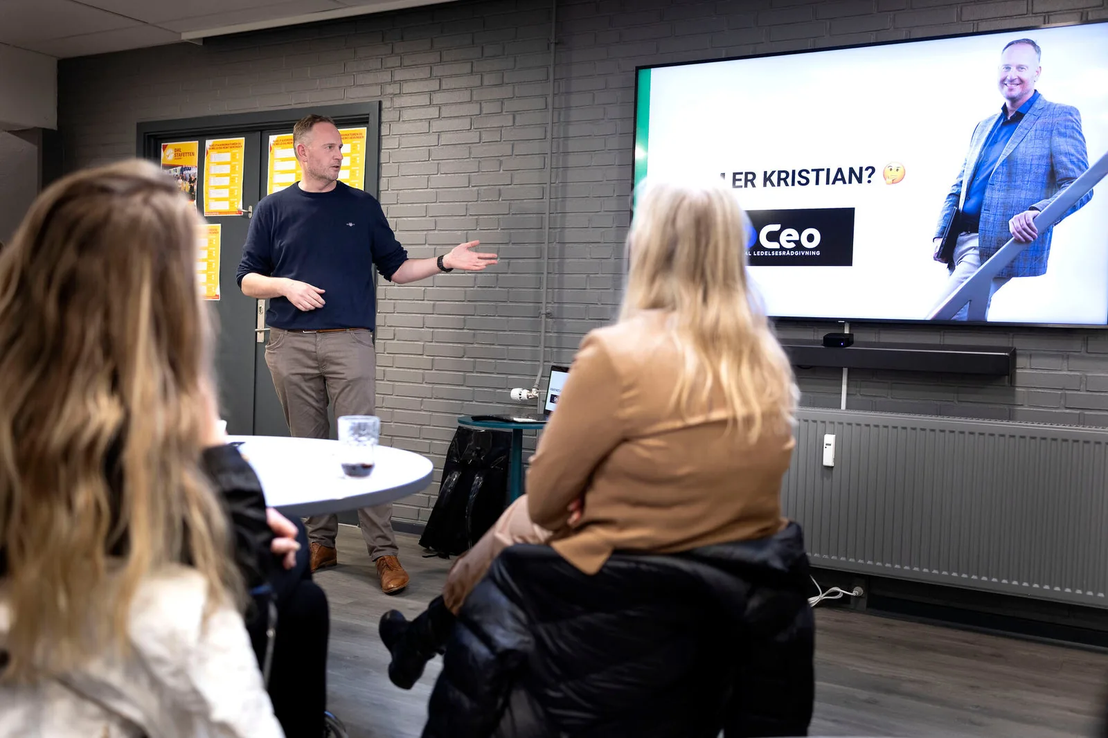 AI-implementering i virksomheder – oplæg for ledergruppe